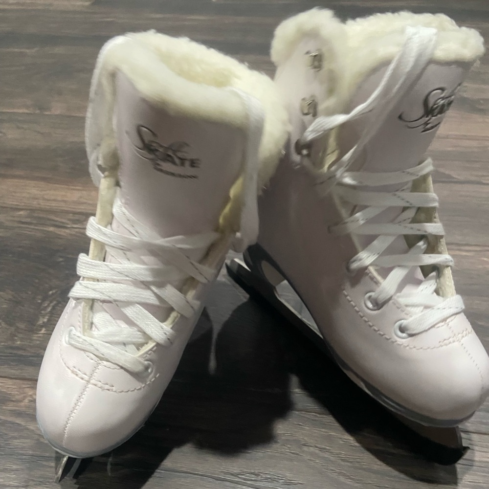 Soft Skates by Jackson ice skates brand new size 12 Junior